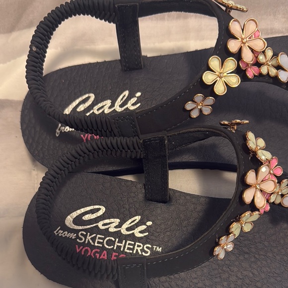 Floral Embellished Navy Blue Sandals - Picture 6 of 6